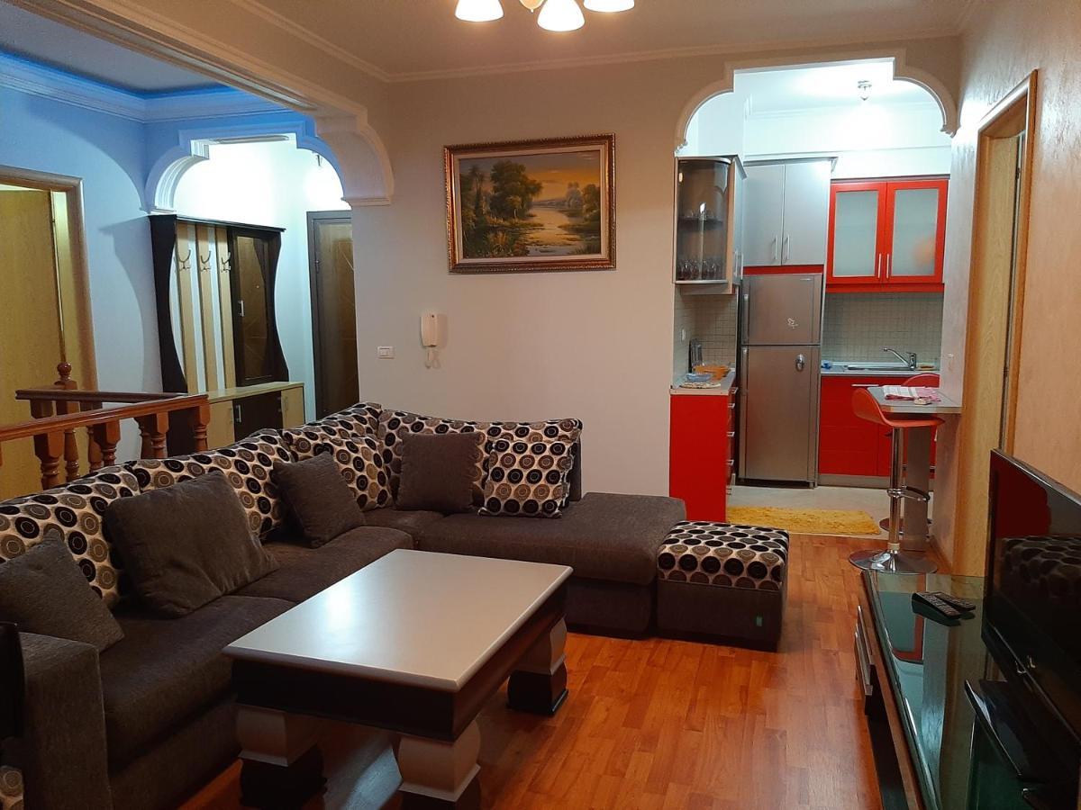 Ferienwohnung Apartament Egzoni City Center Berat Exterior foto
