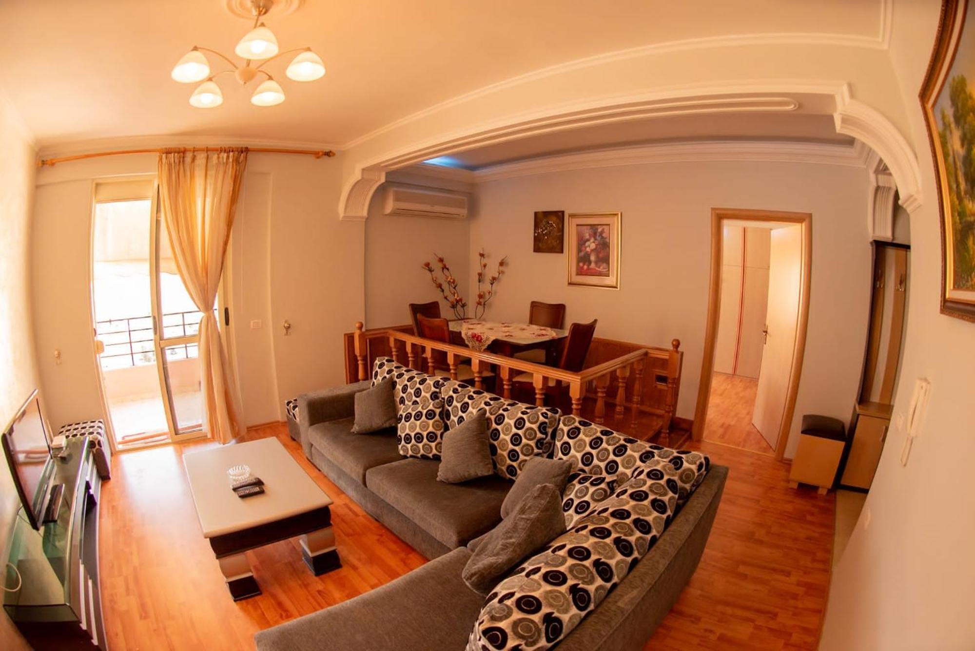 Ferienwohnung Apartament Egzoni City Center Berat Exterior foto